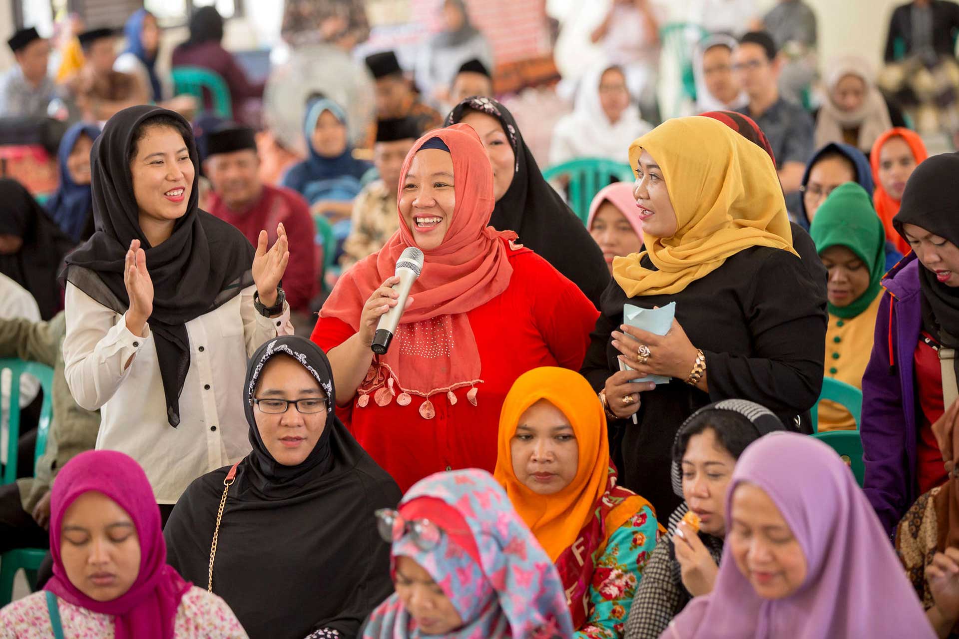 A scene from community discussions at the massive gathering in Pesantren Annuqqayah, Indonesia.