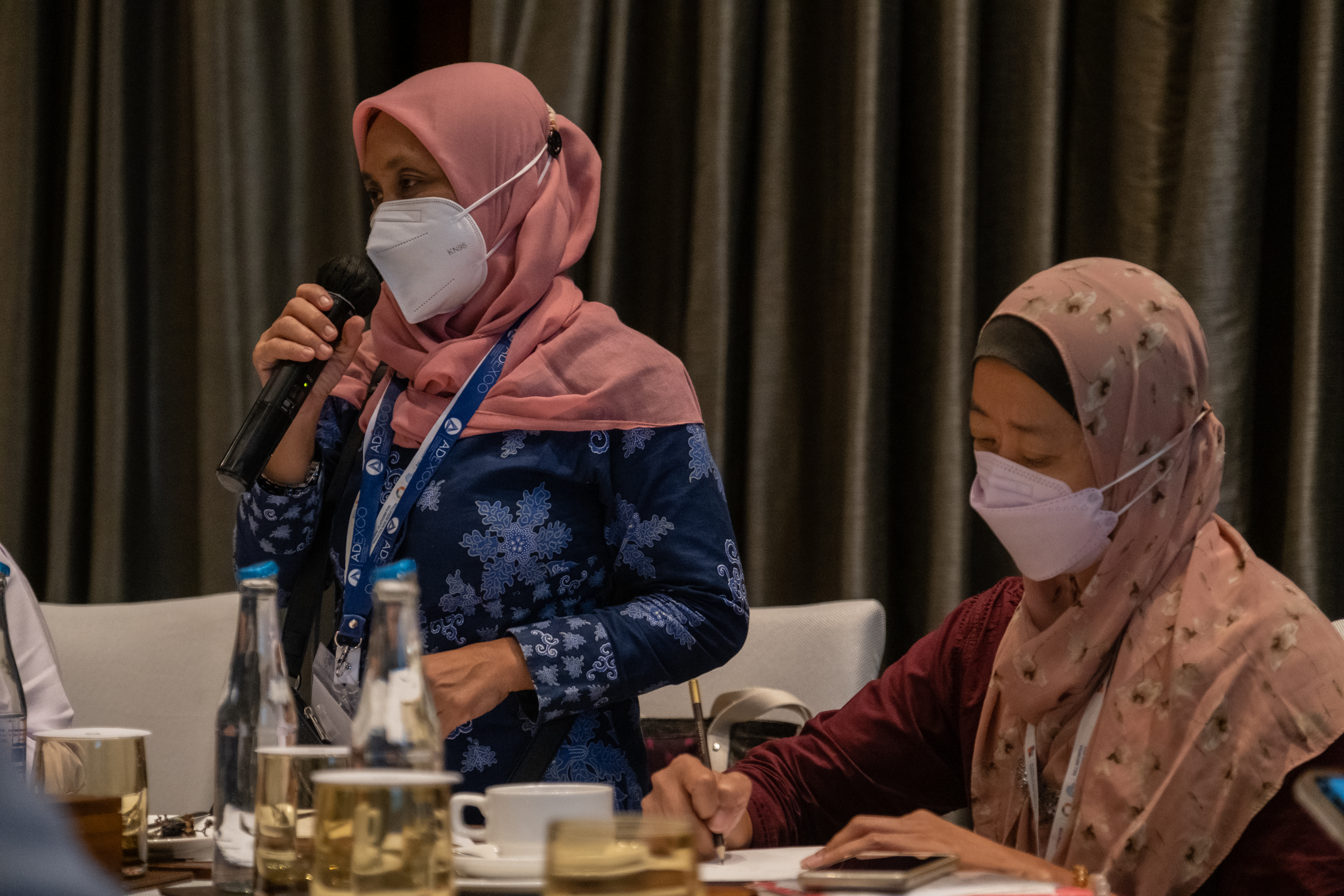 Participants of the Women's Resilience to Disaster expert & gender champion meeting sharing their views on gender equality and women’s leadership in DRR. Bali, Indonesia, May 2022. Photo: UN Women/Agung Parameswara