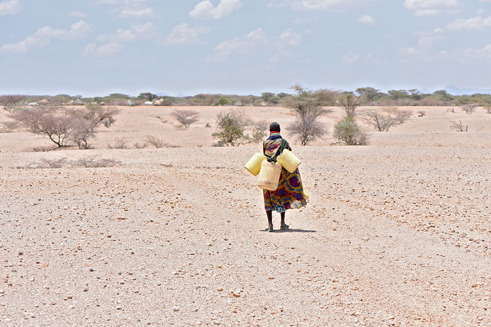 Turkana county is one of the most arid areas of Kenya. Several years of inadequate rainfall have pushed coping capacities to the brink. Women not only struggle to collect enough water, but when food is scarce, they eat less than men.